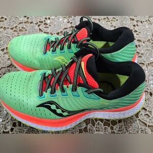 Women's Saucony Guide 13 Shoes SIZE 6.5